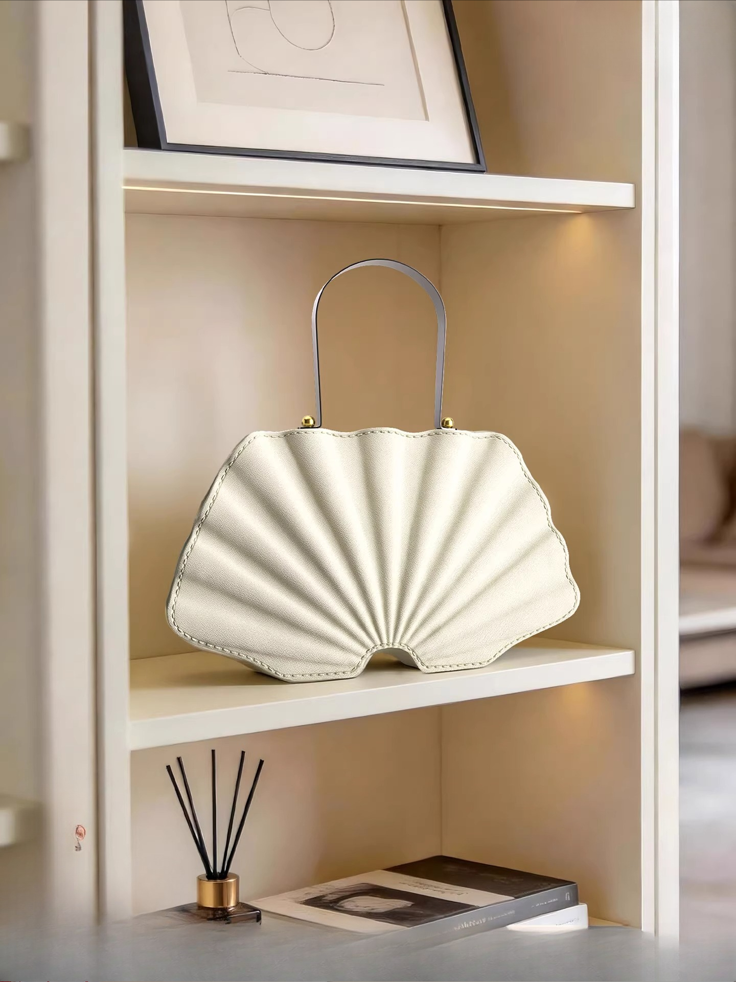 Creative Shell Bag Statue Art  - Resin Art Gift For Anniversary ulasan dan harga